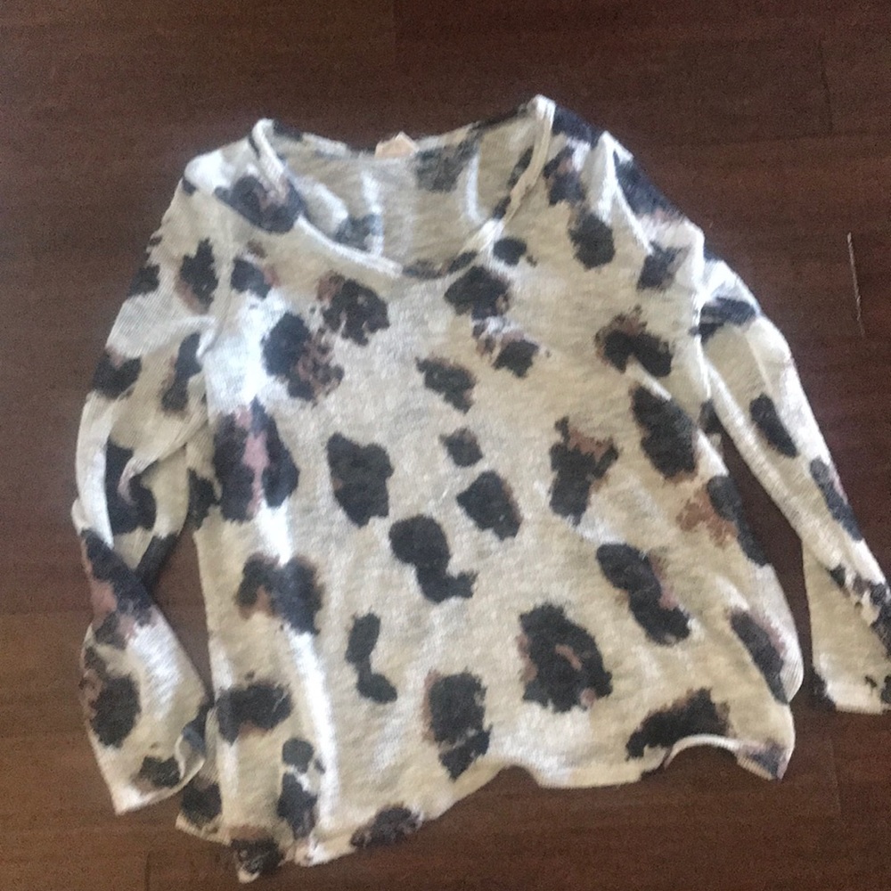 Cheetah Print thin sweater